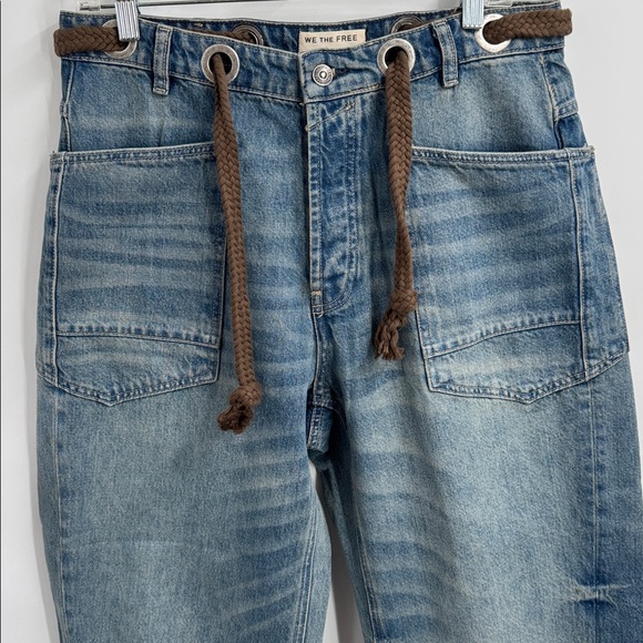 NEW We the Free Moxie Mid Rise Barrel Relaxed Jeans Button Fly Size 29 - Picture 3 of 10